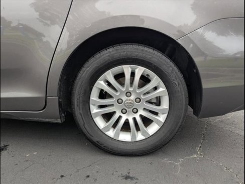 Used 2016 Toyota Sienna XLE image 22