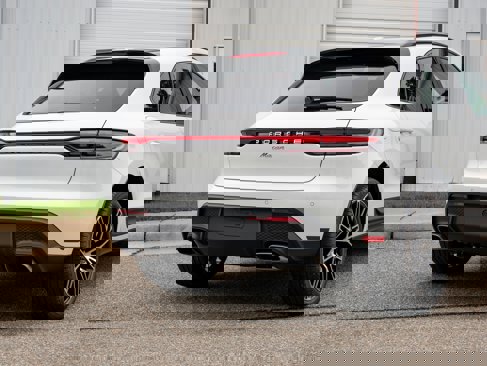 New 2026 Porsche Macan image 10