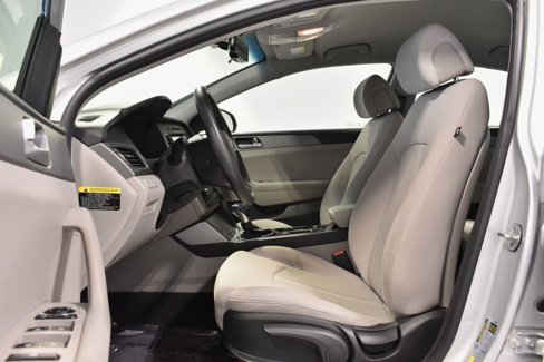 Used 2017 Hyundai Sonata SE w/ Cargo Package image 10