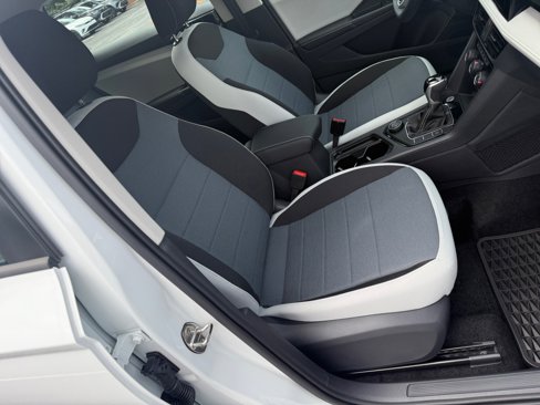 New 2025 Volkswagen Taos S image 28