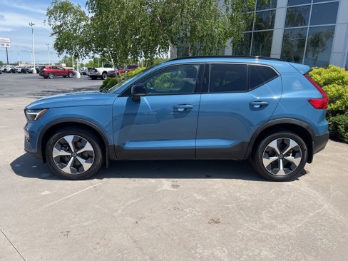 Certified 2023 Volvo XC40 B5 Plus w/ Protection Package Premier image 2