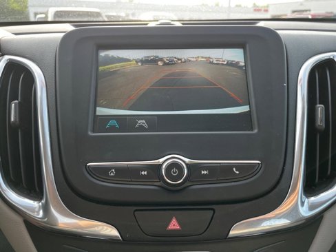 Used 2018 Chevrolet Equinox LS image 23