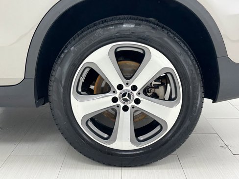 Used 2019 Mercedes-Benz GLC 300 4MATIC image 40