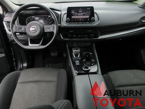 Used 2024 Nissan Rogue SV image 10