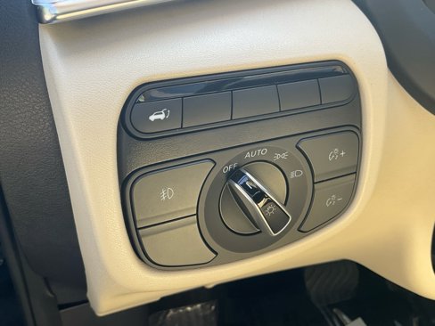 Used 2019 INFINITI QX50 Luxe w/ Cargo Package image 41