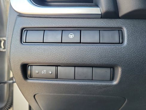 Certified 2022 Nissan Rogue SV image 25