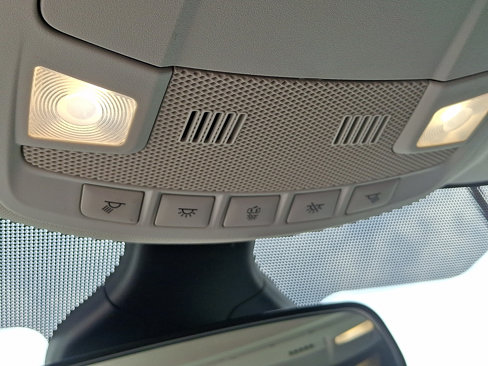 Used 2021 Ford Edge SE image 27