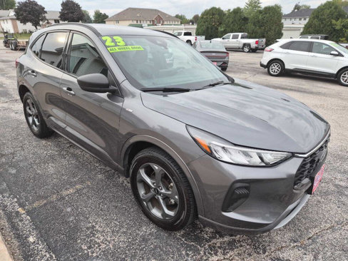 Used 2023 Ford Escape ST-Line image 1