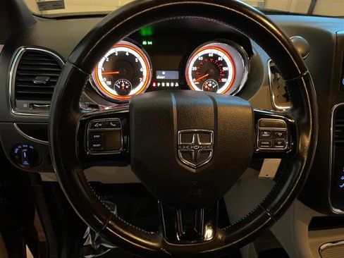 Used 2019 Dodge Grand Caravan SXT image 18