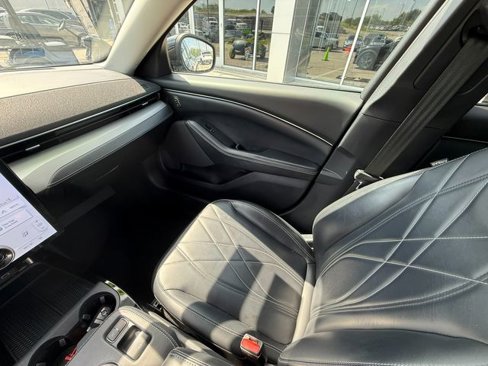 Used 2021 Ford Mustang Mach-E Select image 26