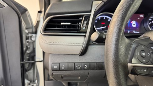 Used 2023 Toyota Camry LE image 31