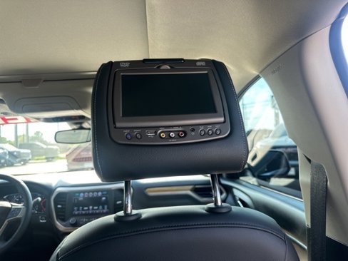 Used 2018 GMC Acadia Denali w/ Technology Package image 9