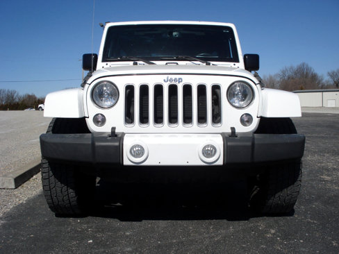 Used 2016 Jeep Wrangler Unlimited Sahara w/ Connectivity Group image 3