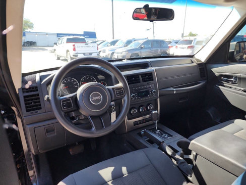 Used 2012 Jeep Liberty Sport image 17