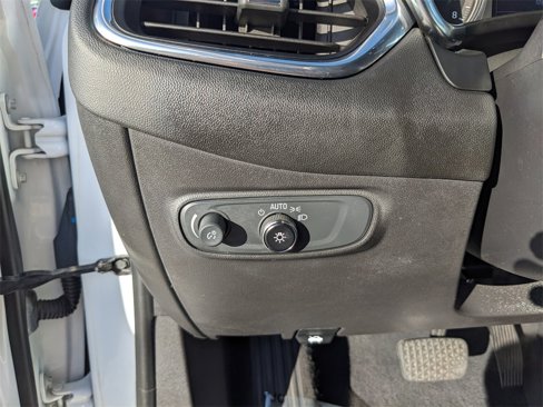 Used 2021 Chevrolet Equinox LT image 28