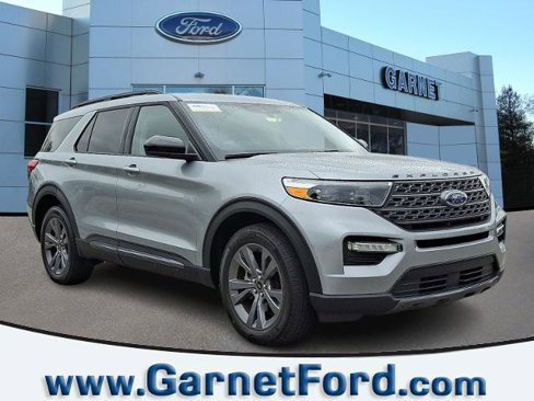 Certified 2022 Ford Explorer XLT w/ Equipment Group 202A image 1