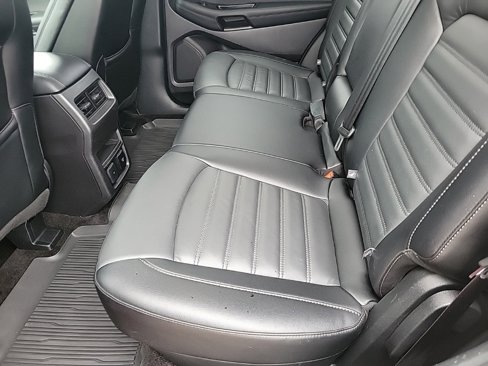 Used 2018 Ford Edge SEL w/ Equipment Group 201A image 5