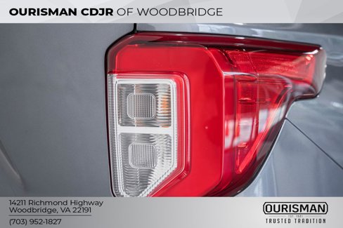 Used 2022 Ford Explorer XLT w/ Equipment Group 202A image 9