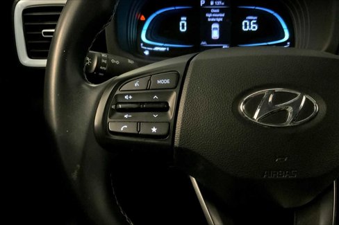 Used 2023 Hyundai Venue Limited image 22
