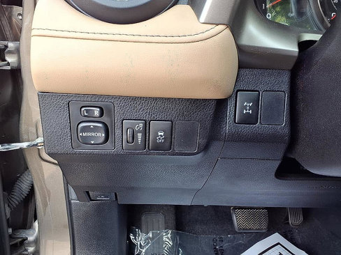 Used 2015 Toyota RAV4 XLE image 13
