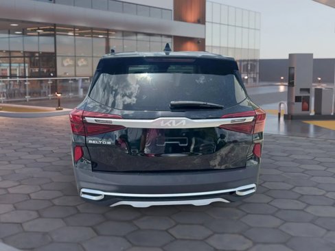 Used 2022 Kia Seltos S image 7