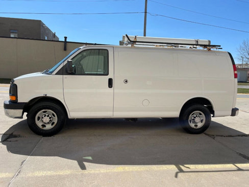 Used 2014 Chevrolet Express 2500 image 31