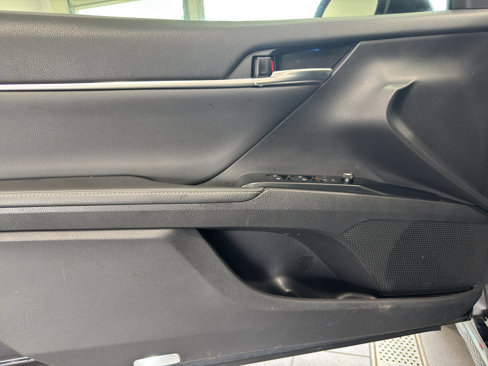Used 2020 Toyota Camry XSE image 14