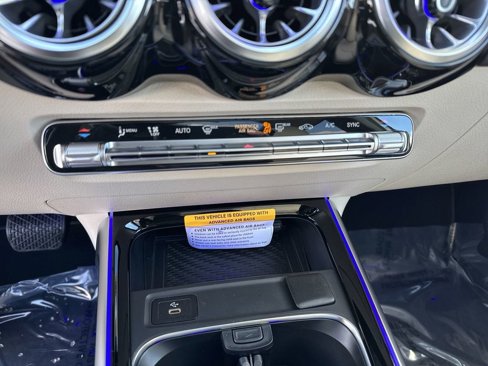 New 2025 Mercedes-Benz GLB 250 4MATIC image 24