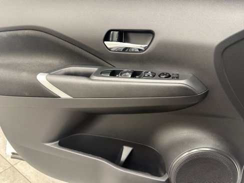 Used 2021 Nissan Kicks SV image 31