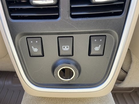 Used 2014 Chrysler 300 C w/ Beats Audio Group image 42