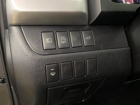 Used 2019 Toyota Highlander XLE image 11