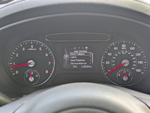 Used 2018 Kia Sorento LX image 11