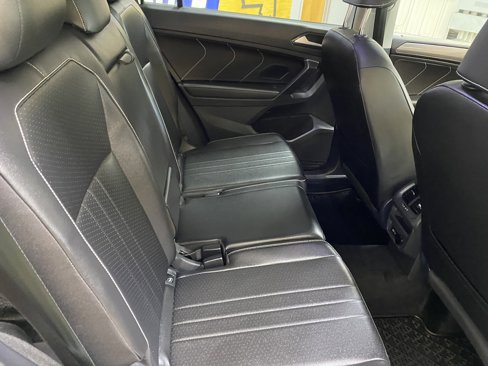 Used 2024 Volkswagen Tiguan SE image 26