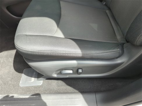 Used 2020 Nissan Pathfinder SV image 29