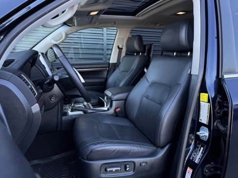 Used 2019 Toyota Land Cruiser image 5