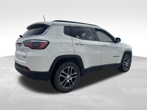 Used 2018 Jeep Compass Latitude w/ Popular Equipment Group image 7