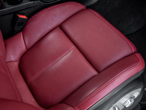 Certified 2023 Porsche Macan image 41