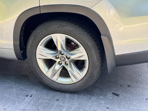 Used 2016 Toyota Highlander Limited image 5