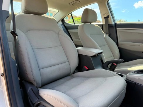 Used 2017 Hyundai Elantra SE image 9