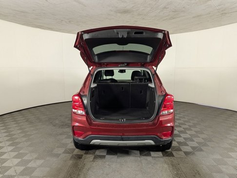 Certified 2022 Chevrolet Trax LT w/ LT Convenience Package image 9