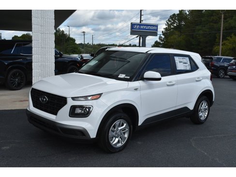 New 2025 Hyundai Venue SE image 1