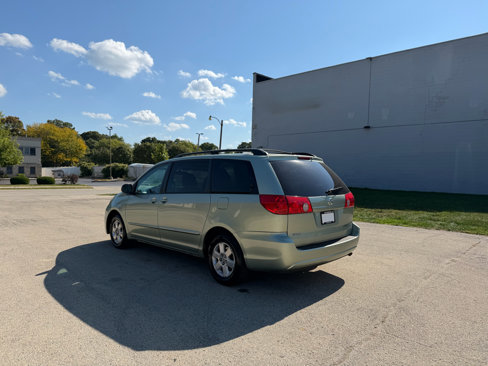 Used 2010 Toyota Sienna LE image 4