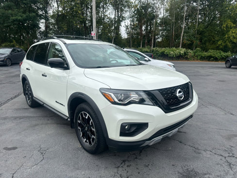 Used 2020 Nissan Pathfinder SL image 3