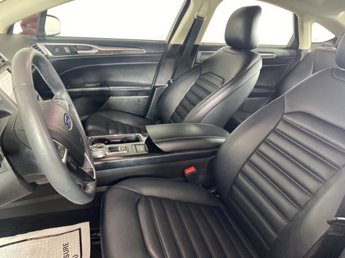 Used 2019 Ford Fusion SEL image 16