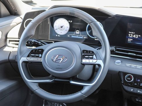 Certified 2023 Hyundai Elantra SEL w/ Convenience Package image 15