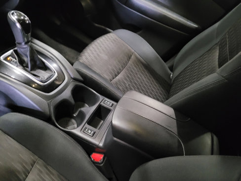 Used 2019 Nissan Rogue SV image 26