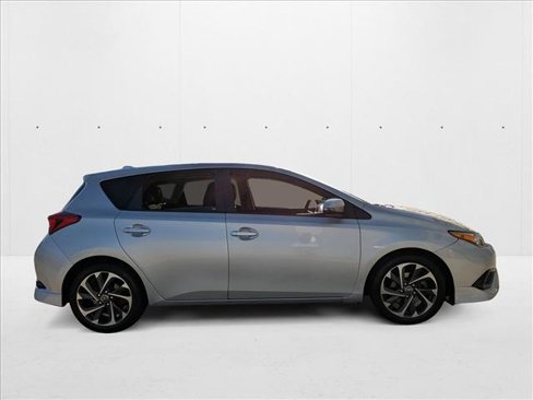 Used 2017 Toyota Corolla iM image 4