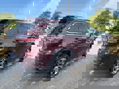Used 2016 Toyota Highlander Limited image 3