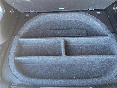 Used 2014 Jeep Cherokee Latitude w/ Cold Weather Group image 19
