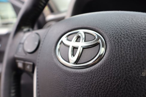 Used 2018 Toyota RAV4 XLE image 25